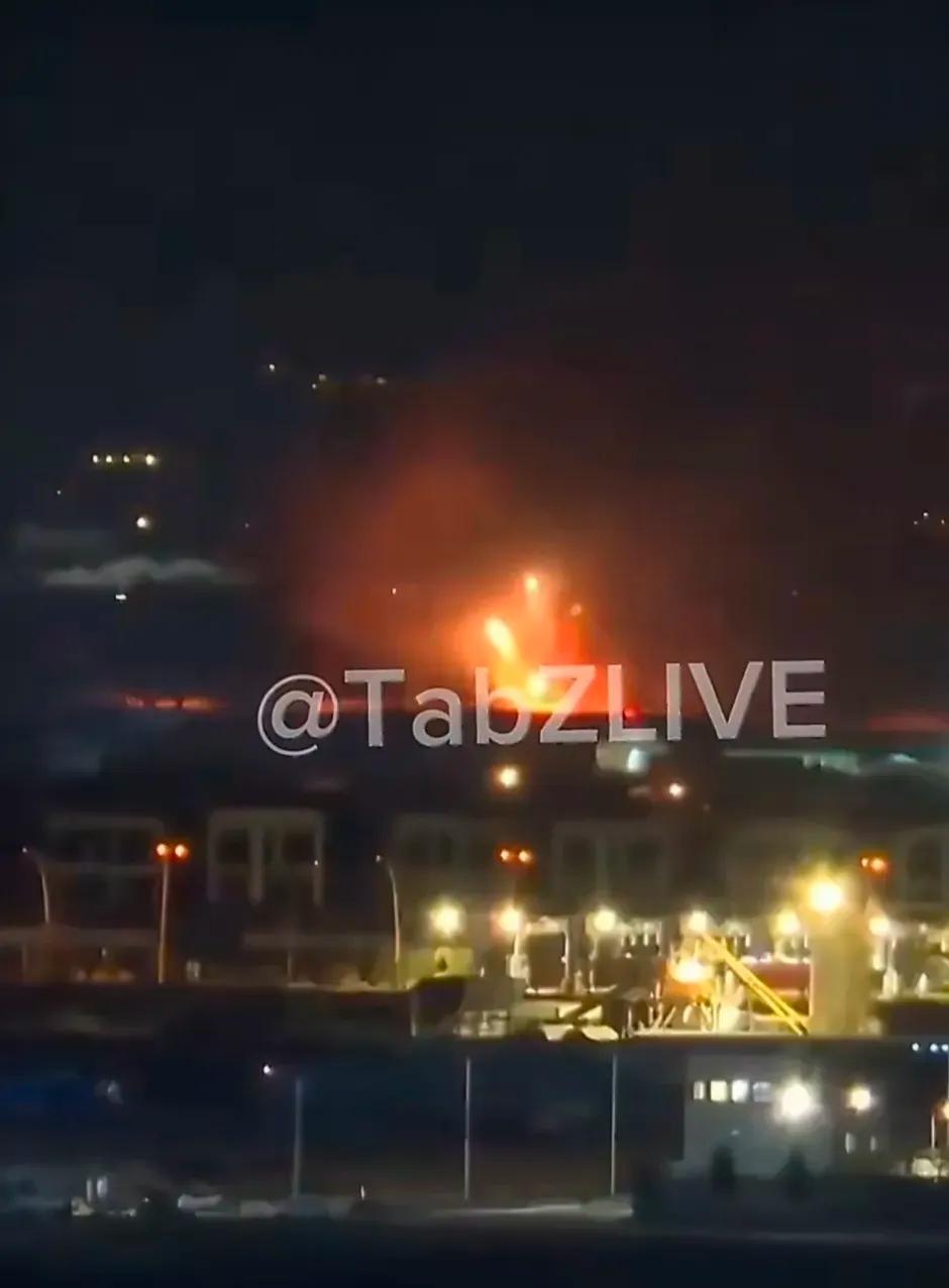 真敢动手！
美军在中东的据点，又被盯上了！
 
伊拉克什叶派武装直接出动无人机，