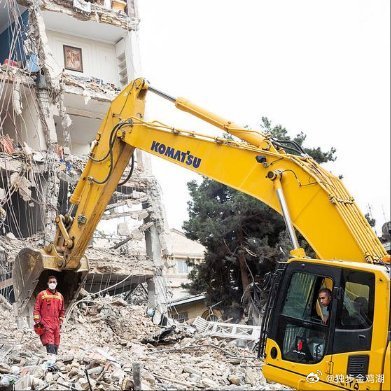 《美方向伊朗提出含“15项条件”的和谈方案》阅读量：33.3万点赞量：909网页