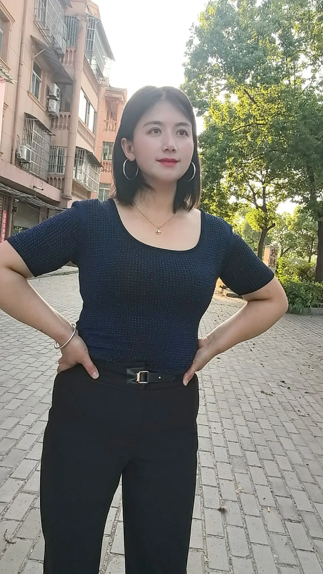 “茫茫人海、每一个没有血缘关系的人对你好，都是上天赐给你的礼物！”