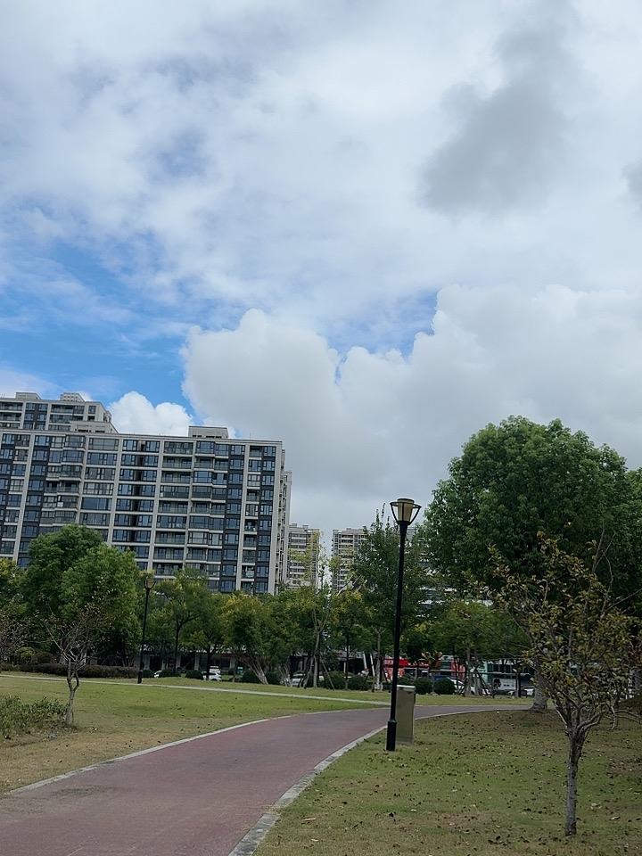 人到中年别乱补！真正养身体的全是碎小事

不少中年人，总想着靠名贵补品续命。
