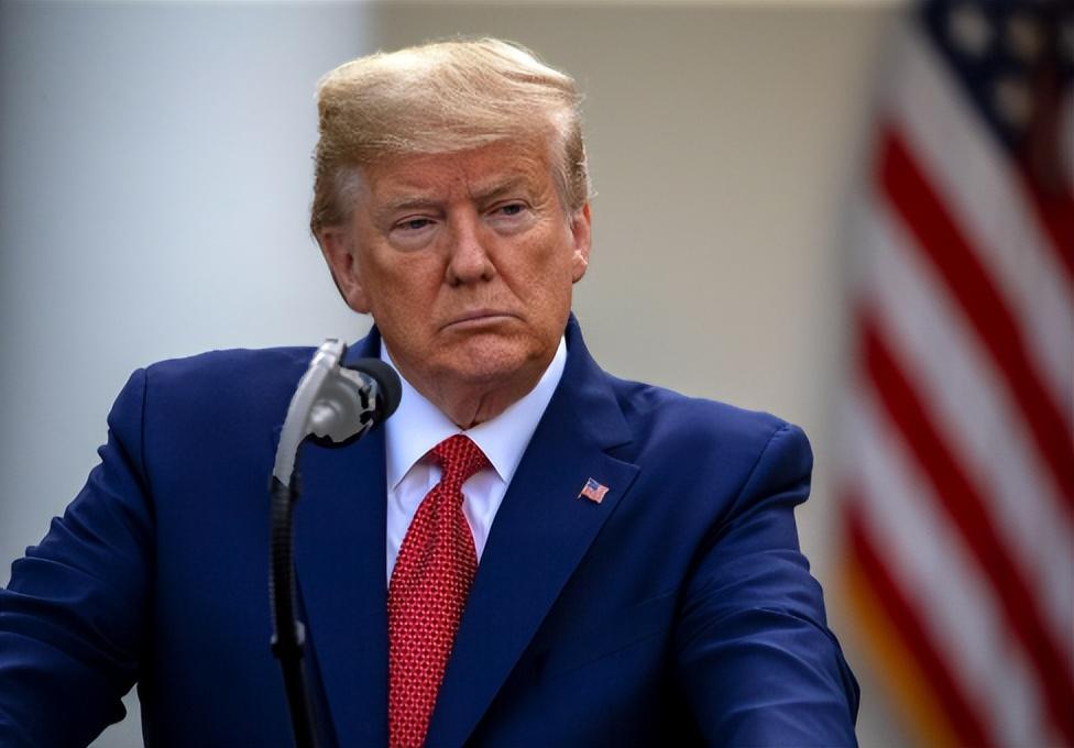 停火协议落地还没到24小时，特朗普就在社交平台宣布对所有向伊朗提供军事武器的国家