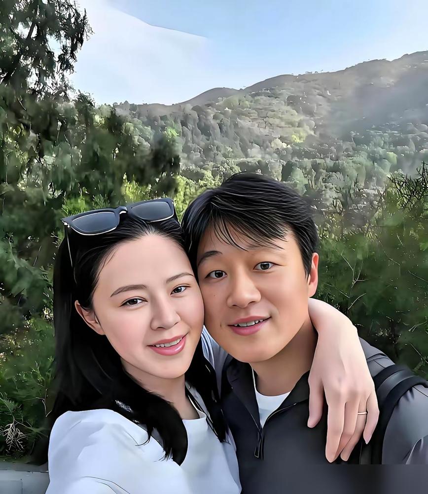 佟大为的钱，全被老婆关悦“掏空”了。
 
结婚18年，工资卡上交，好戏约推掉，专