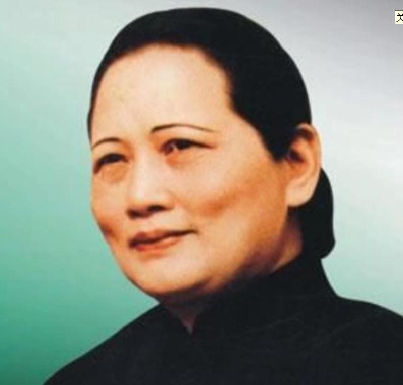 1915 年，49 岁孙中山决心与 22 岁宋庆龄成婚，梅屋夫人善意提醒会折损寿