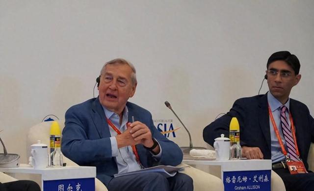 【这里面信息其实很多】1）美国就是现代辽国、匈奴，2）美国要打得过你，直接就打了