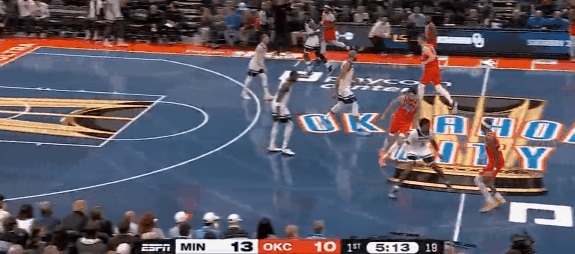 亚历山大值得谢泼德学习，急停急起过掉爱德华兹，面对戈贝尔打进



亚历山大打球