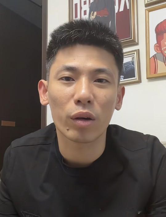又过了一晚，
“XX宝宝”的粉丝又掉了20多万，
宝哥紧急出来公关，
又发了一段