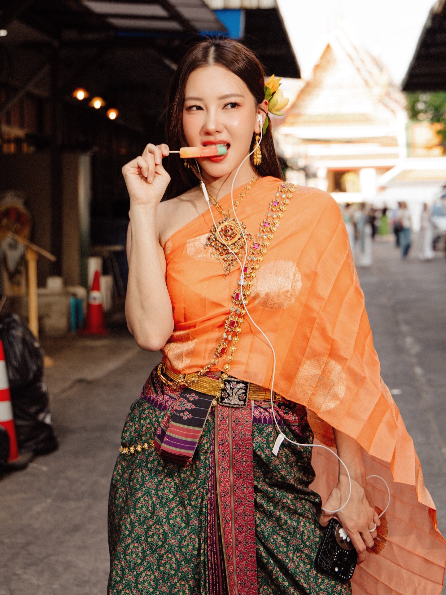 泰国明星 Nune Woranuch｜IG更新✨宋干节写真🧡🧡🧡cr nu