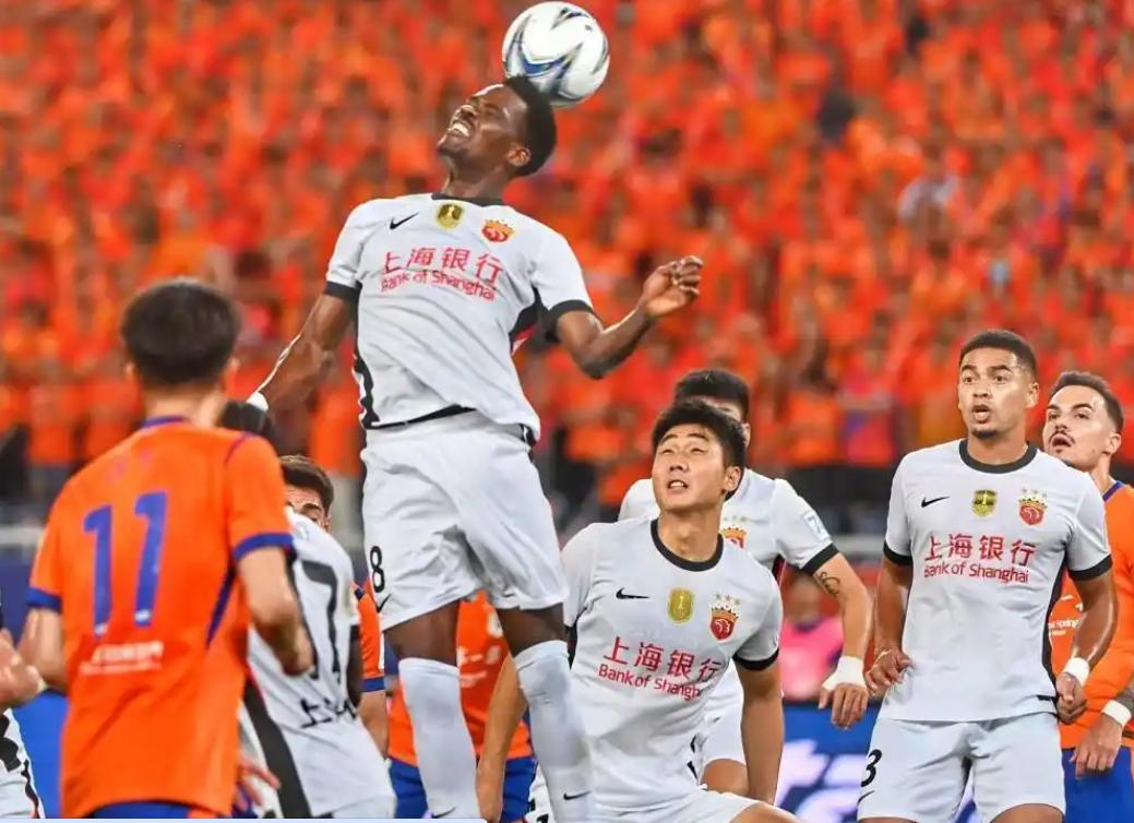 泰山0-3海港，足协杯出局。
情绪发泄完了，冷静下来想想——这场失利，可能是泰山
