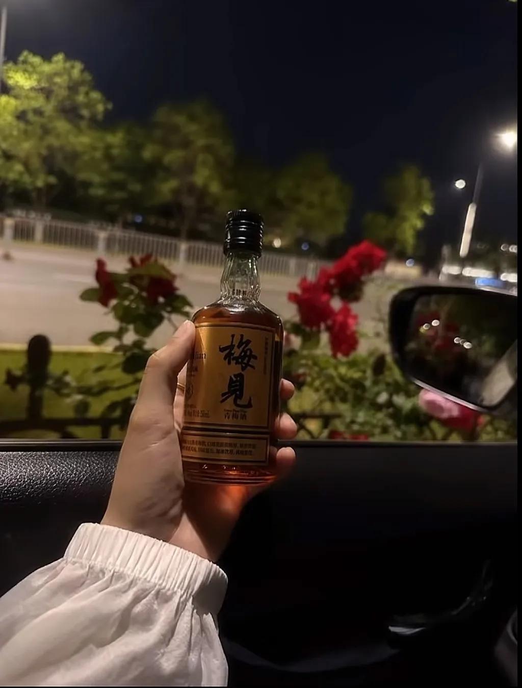 看了这段话，我突然就释怀了：
送给自己的一段话，能改变的去改变，不能改变的去适应