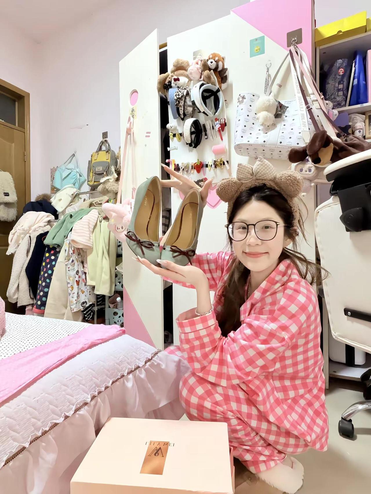 某天你也成为小时候眼中的漂亮姐姐高跟鞋