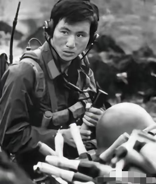 1985年，在老山战场上，曾经歼敌18人的英雄杨启良，转业后却被地方恶霸刁难，他