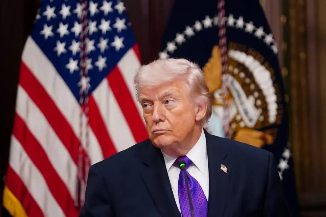 美国的弹药库告急了？！近日，美国不顾韩国的反对，把在韩国的装备要调往中东地区。要