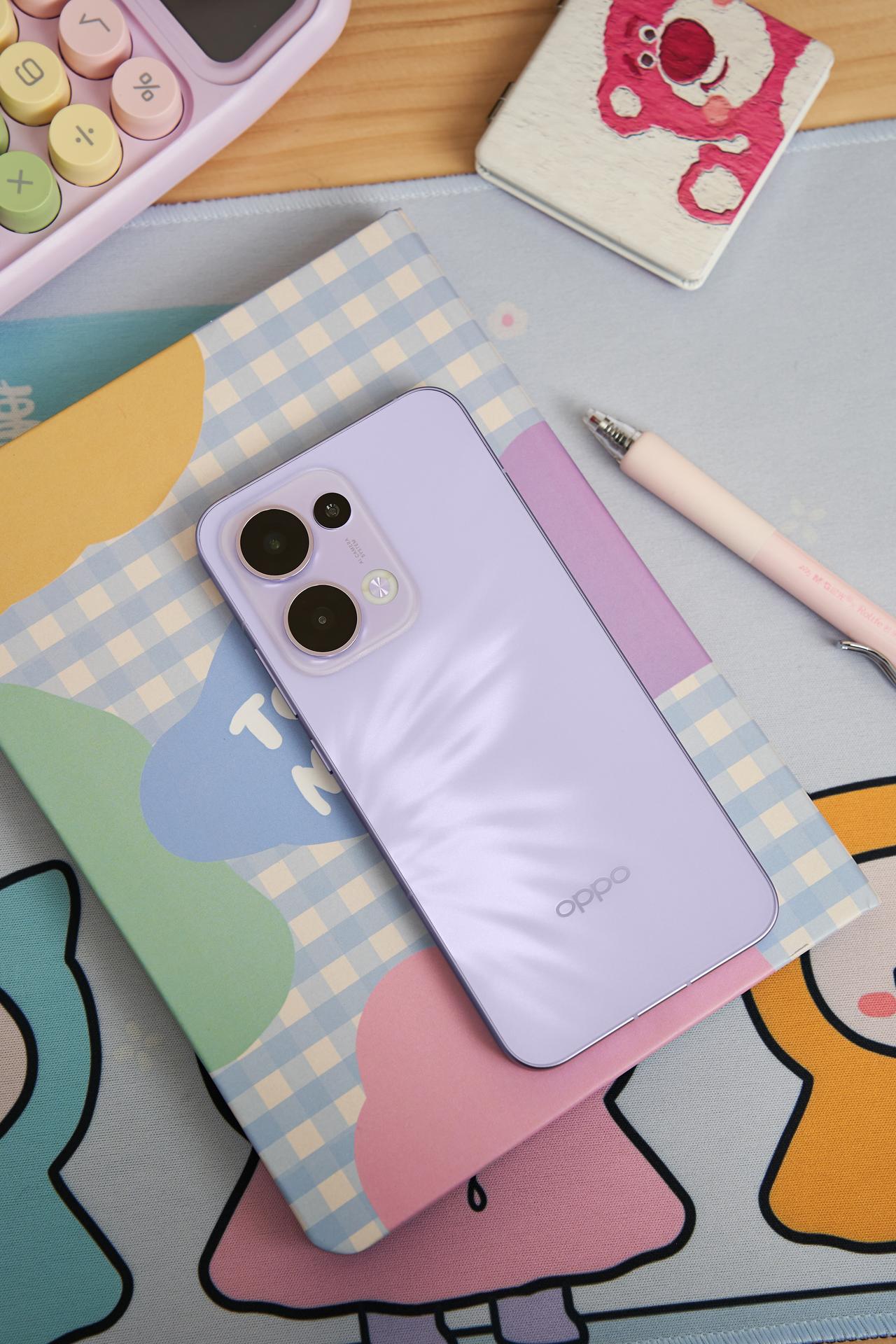 妹妹说紫色很有韵味

拿上OPPO Reno13外出拍了点照片，本来以为中端机晚