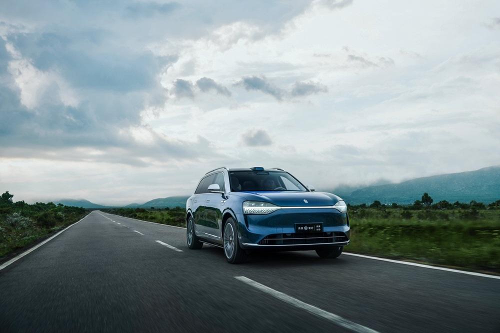 保值率四连冠！问界M9凭什么成为50万级硬通货？
车市大浪淘沙，真正的高端车，靠