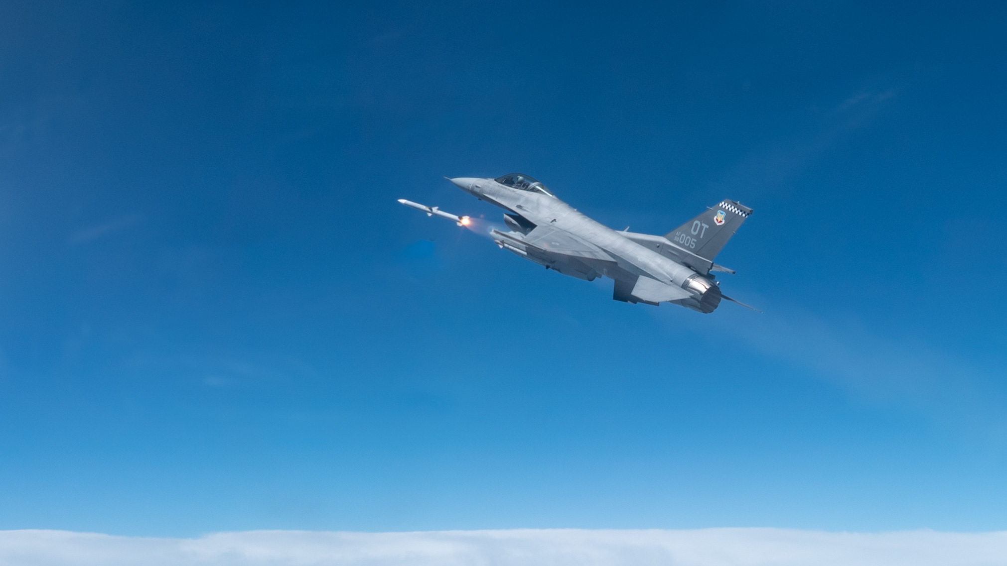 最近在埃格林试验和训练场上，F-16 
