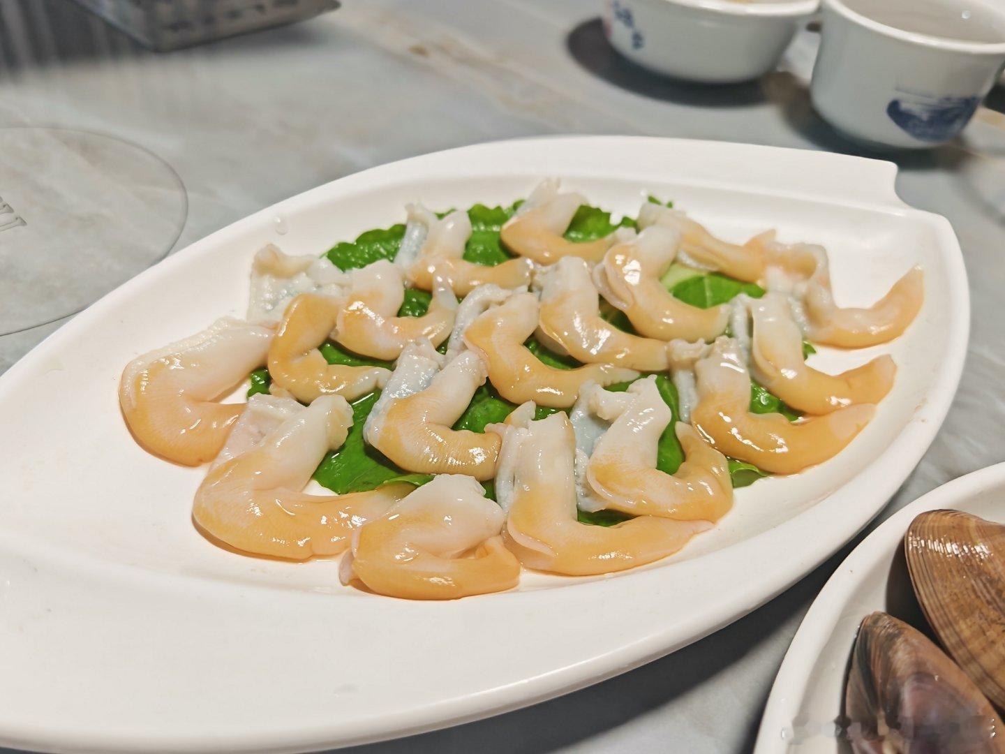熊猫守护者 今日打卡牟平良兴海鲜火锅🦞海鲜确实鲜，原汁原味，但是要说入味就谈不