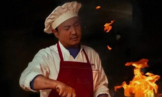 别轻易跟风！沈腾新片冲32亿，连亏几亿的北京文化自己都不信