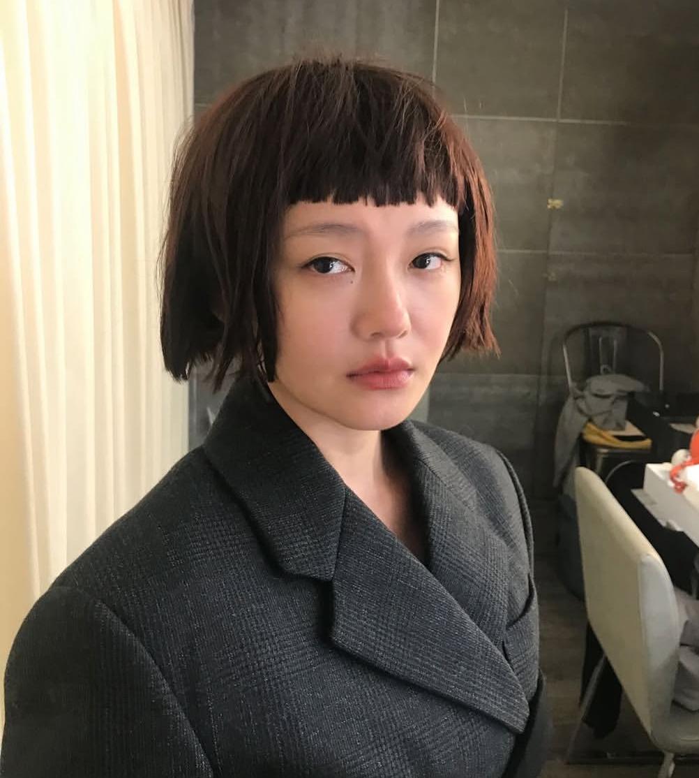 大S的情感担当启示录

在当代社交媒体主导的舆论场域中，大S处理情感关系的方式犹