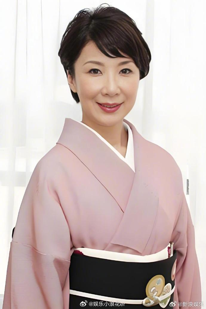 伊藤兰祝贺女儿结婚伊藤兰祝贺女儿趣里结婚 29日，女演员趣里（34岁）的母亲、歌