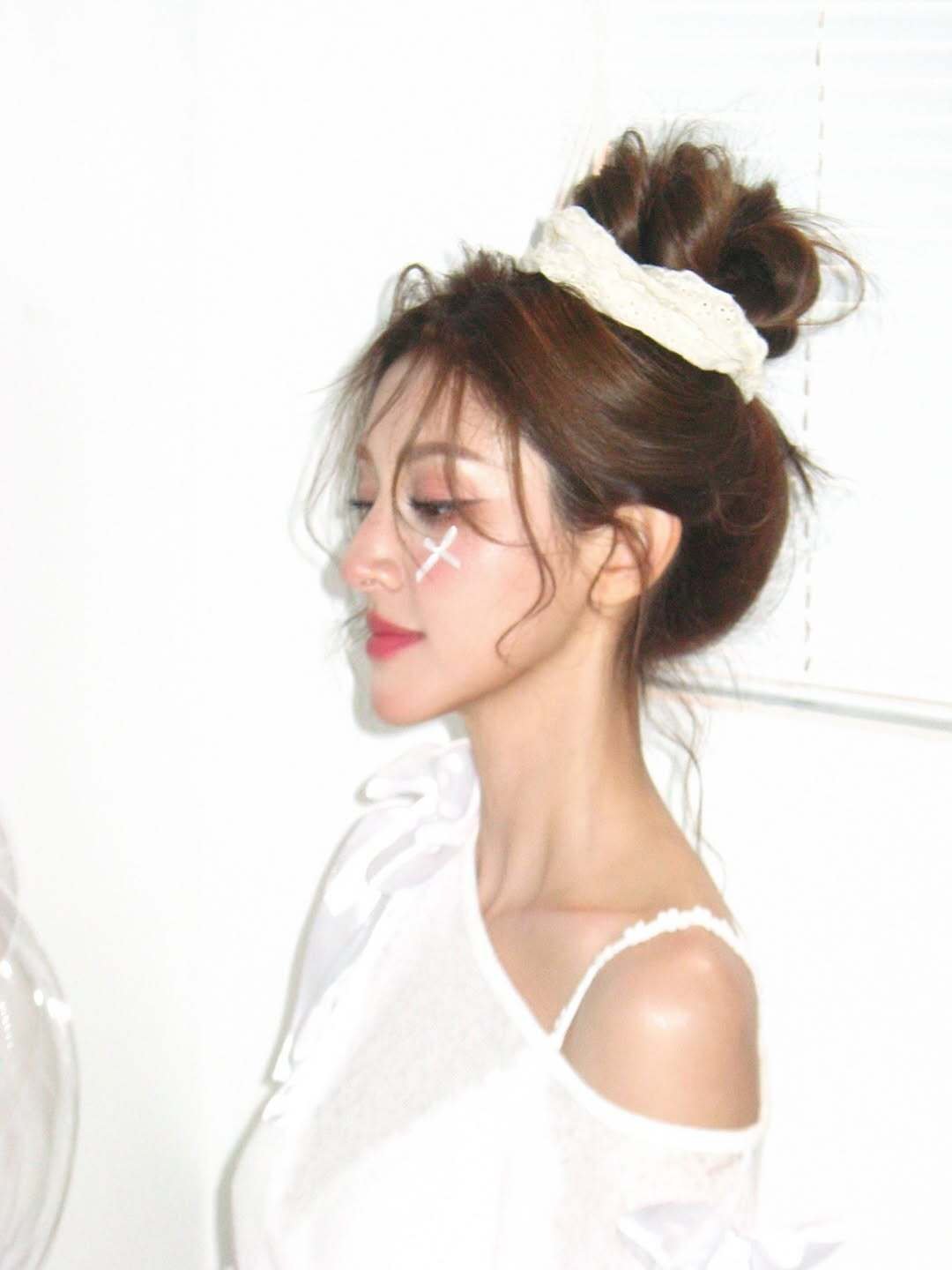 陈凯琳压轴出场也太美了港姐+国际中华小姐双冠军的气场真不是吹的!肩颈舒展，眼神自