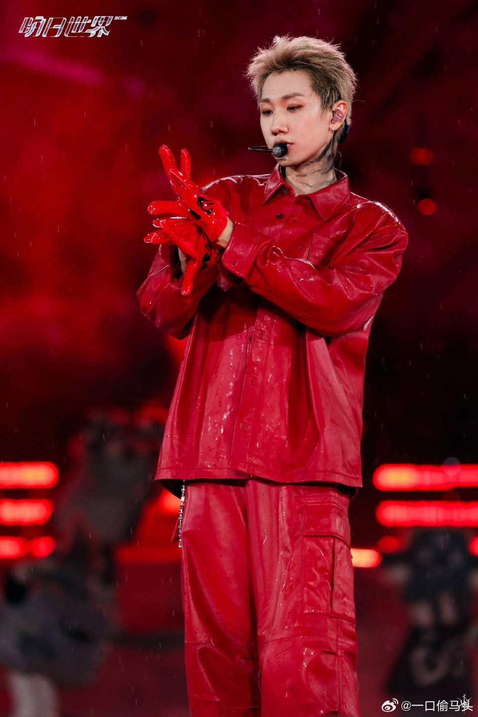 汪苏泷悄咪咪的剧透汪苏泷悄咪咪的剧透演出时间泷泷还以为自己藏得好好的呢，小动作全