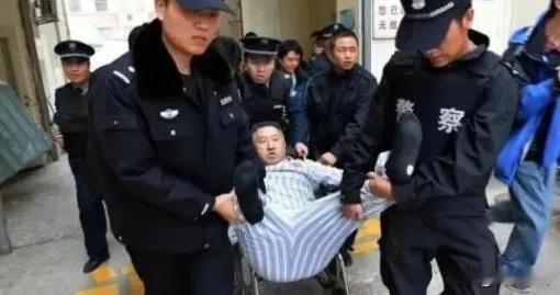2015年，在京煤集团总医院霸占了病床3年的“钉子户”，三年拒不出院，被法院强制