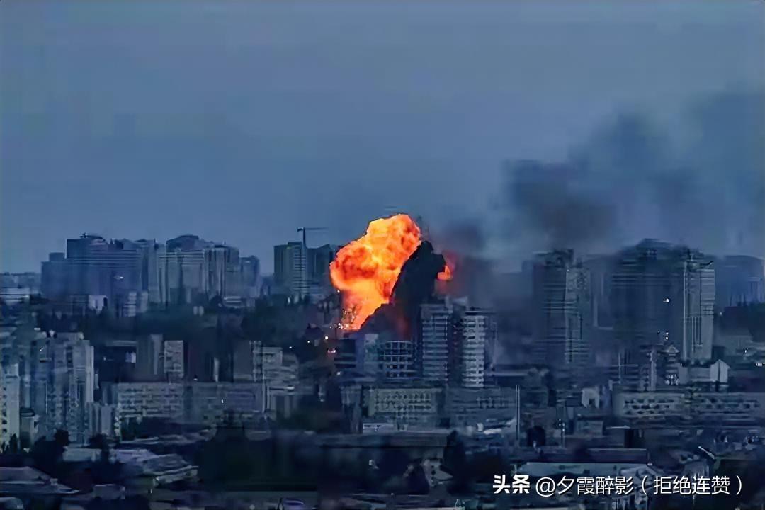 导弹从天而降，北约轮船被炸，乌克兰：俄罗斯干的
涉事船只是土耳其货轮停靠敖德萨港