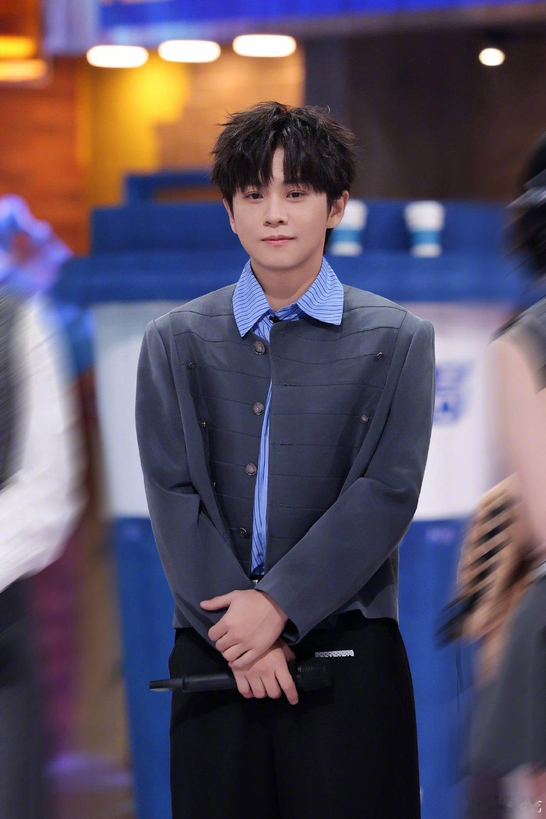 #武艺说绝不因为李行亮交情放水# 武艺你小子到底有多少搞笑在身上？作为这一季再见