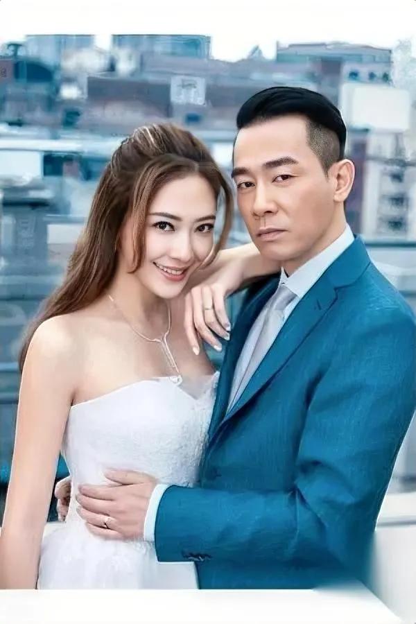 陈小春又上热搜！为啥？

58岁还能舞担C位炸场！

跟不齐舞团同框时，他每个动