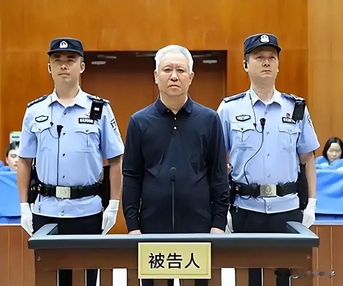 下联：人五人六实为虚。