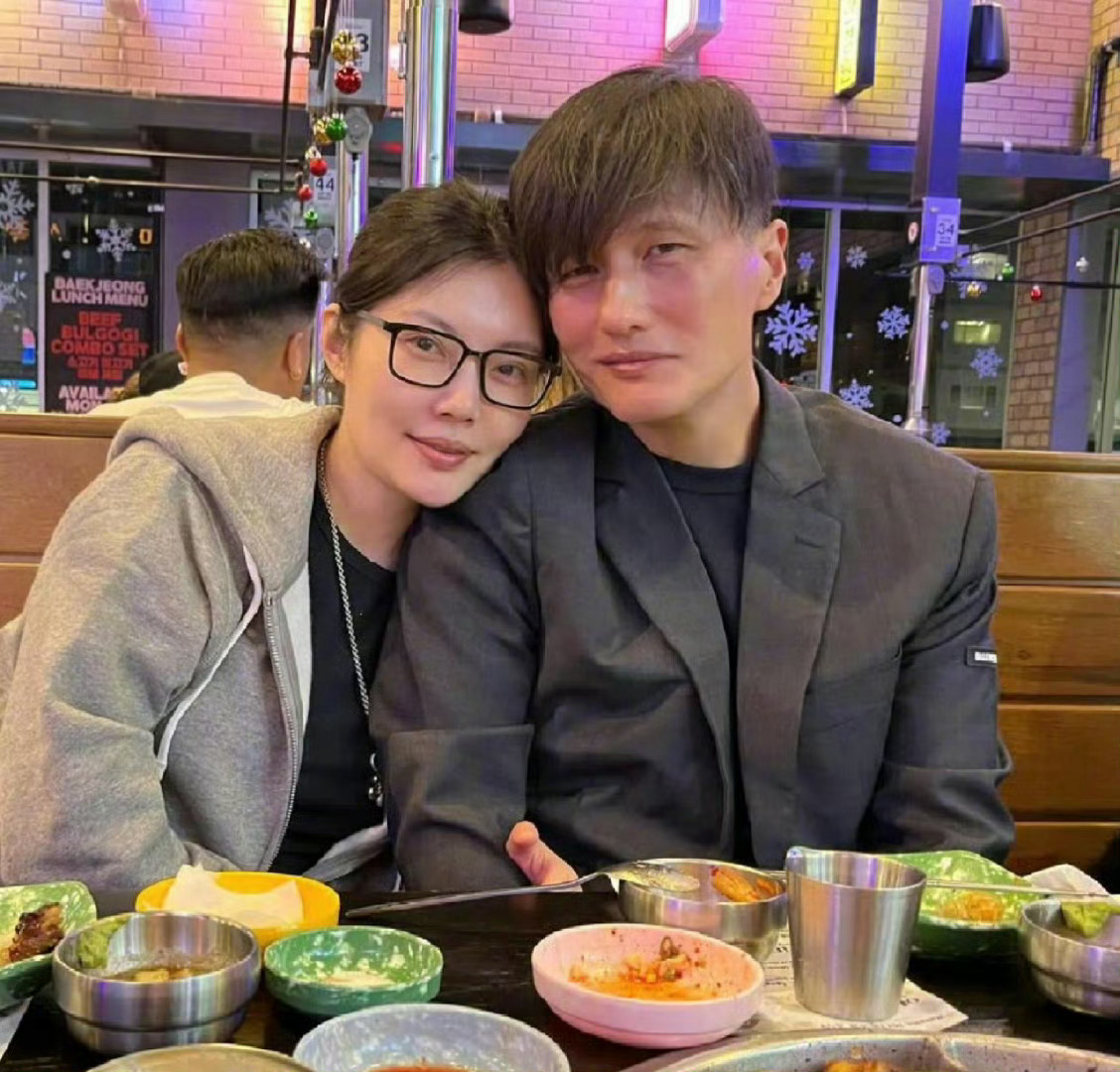 这下全国都知道徐冬冬尹子维结婚了徐冬冬尹子维喝到生龙凤 徐冬冬尹子维结婚喜讯传遍