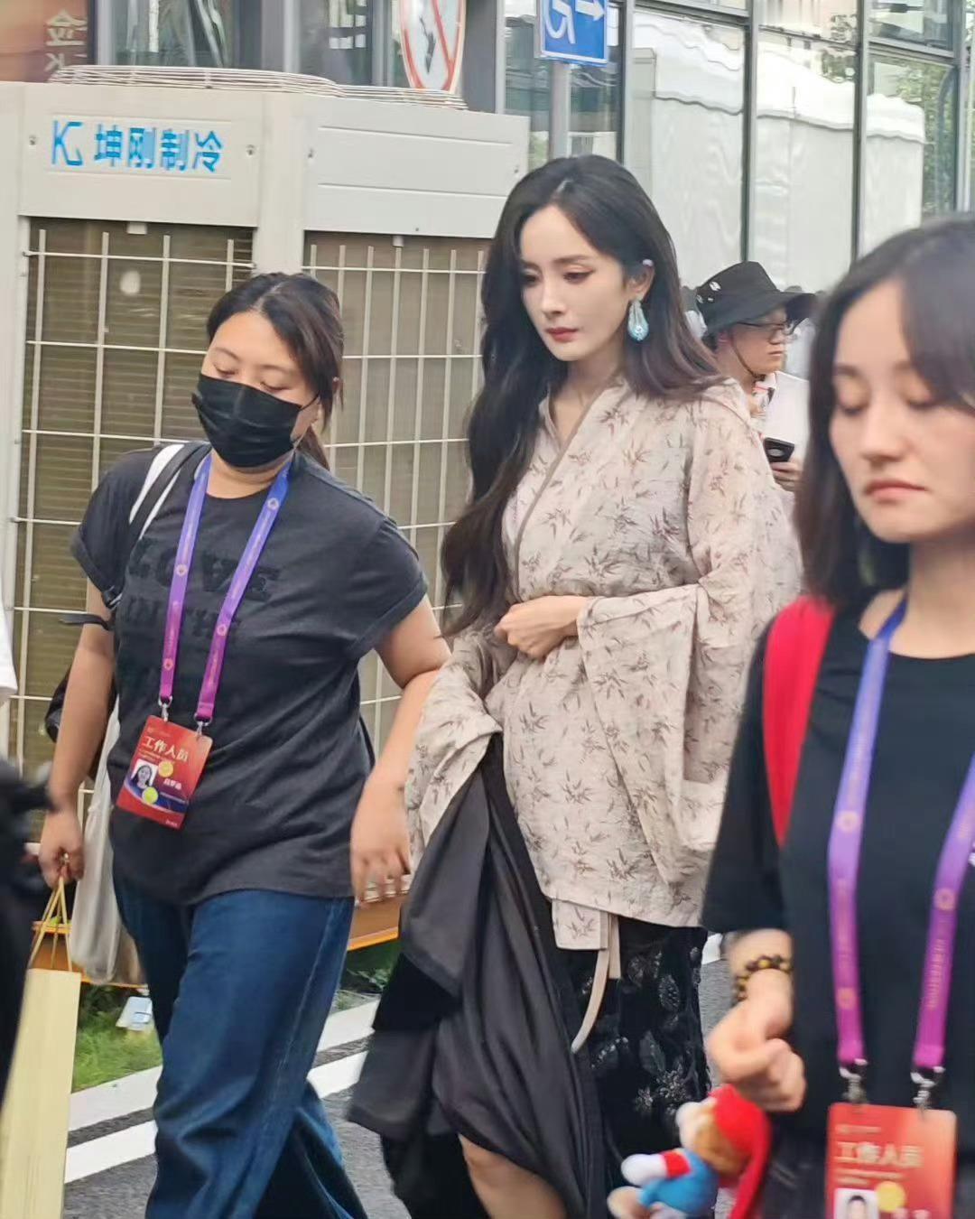 杨幂上合组织国家电影节内场图生图路透都是如此权威！ ​​​