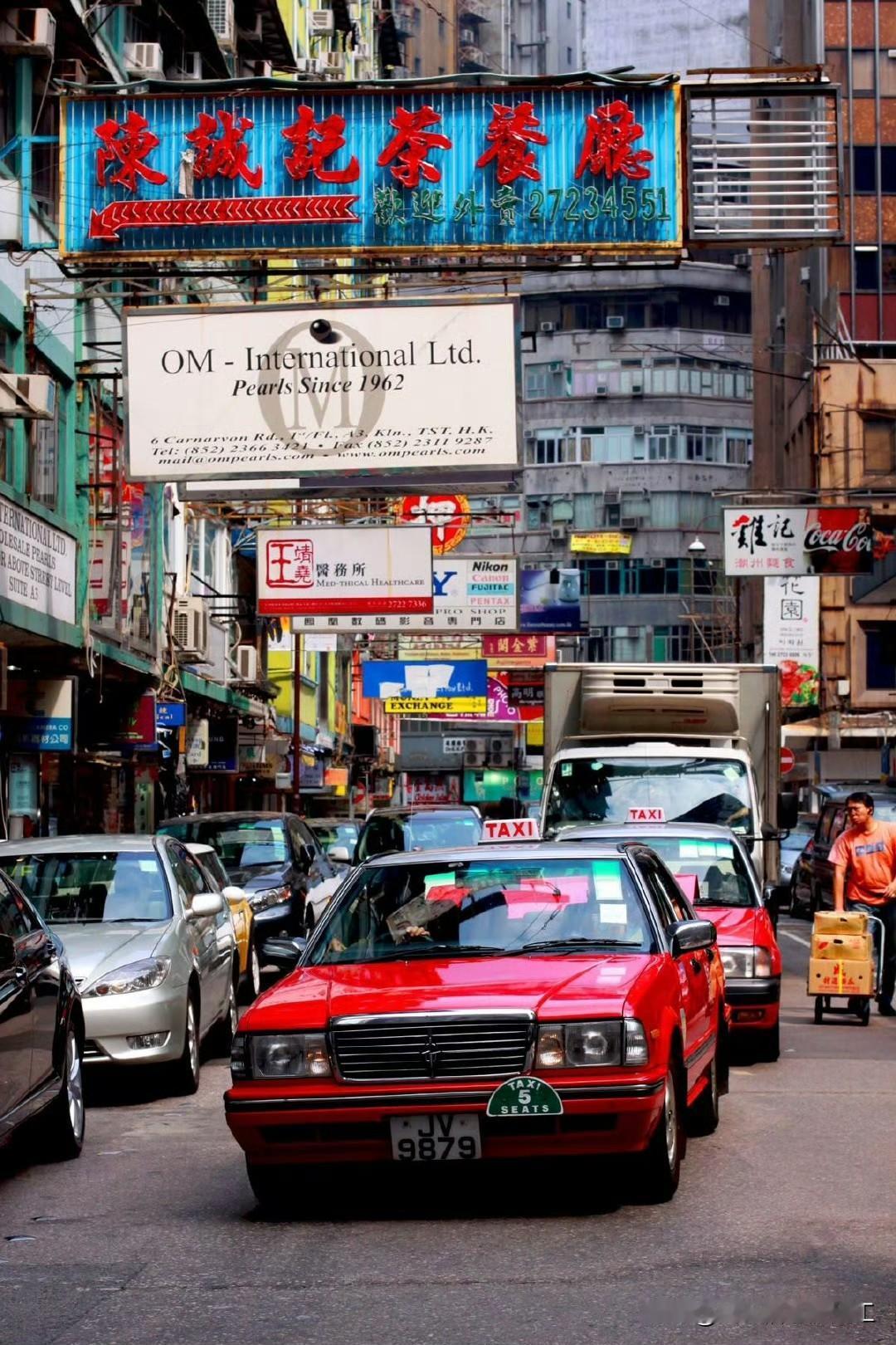 我们小时候看港剧，记忆里得香港！