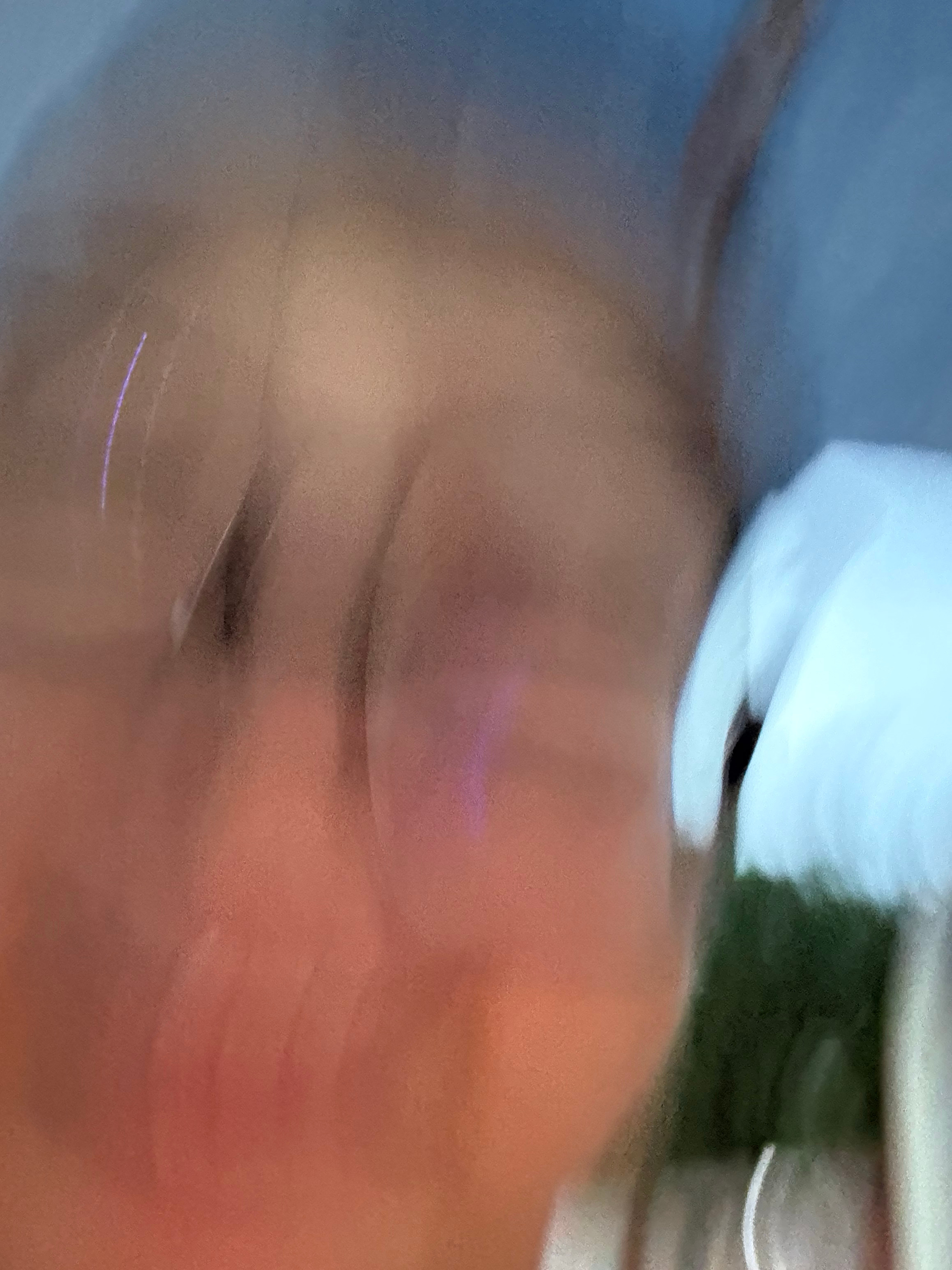 上不了班了。有两个大四青春男大在等我上号。 ​​​