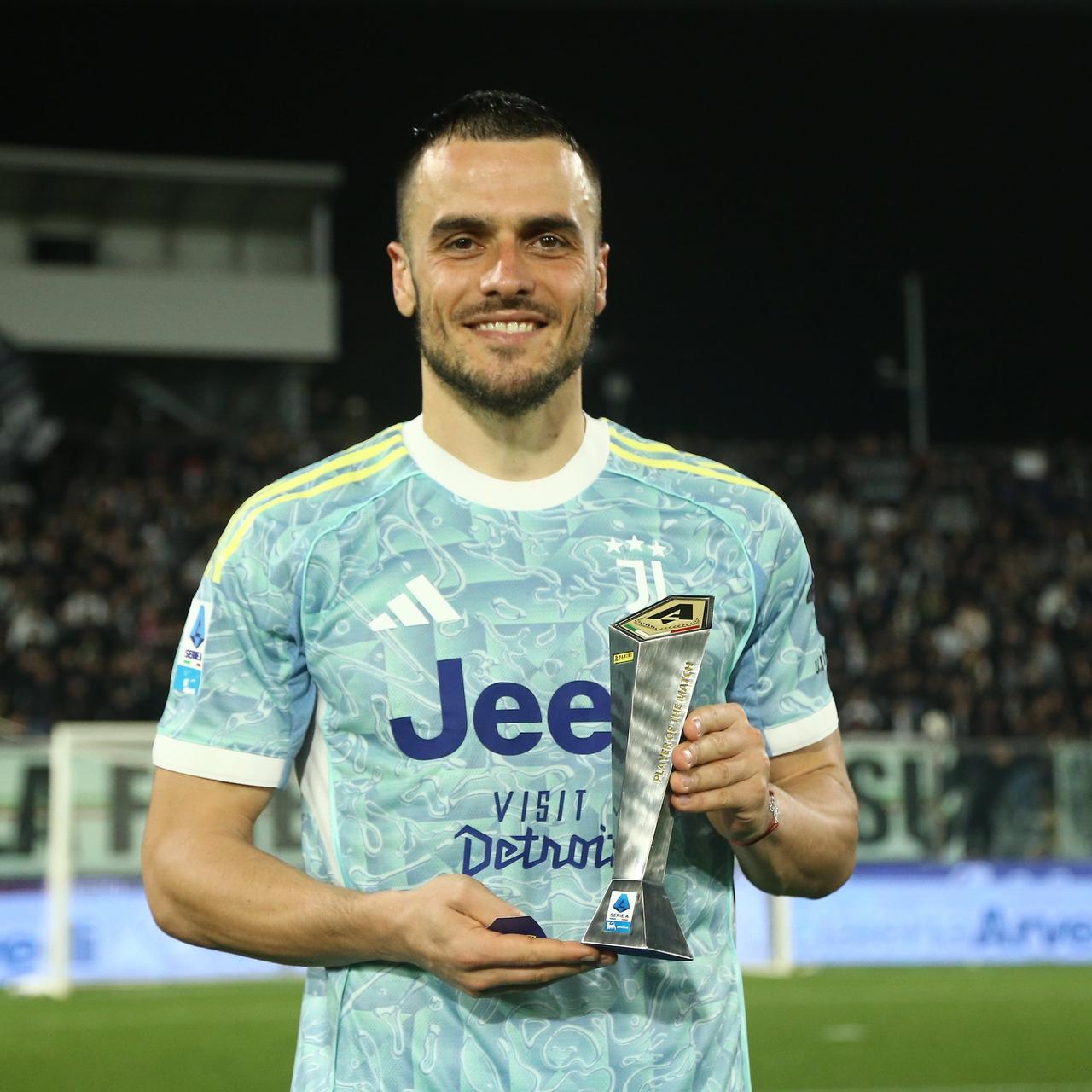 尤文图斯2-1克雷莫内塞，打入一球的寿星科斯蒂奇赛后采访：

“我为进球感到非常