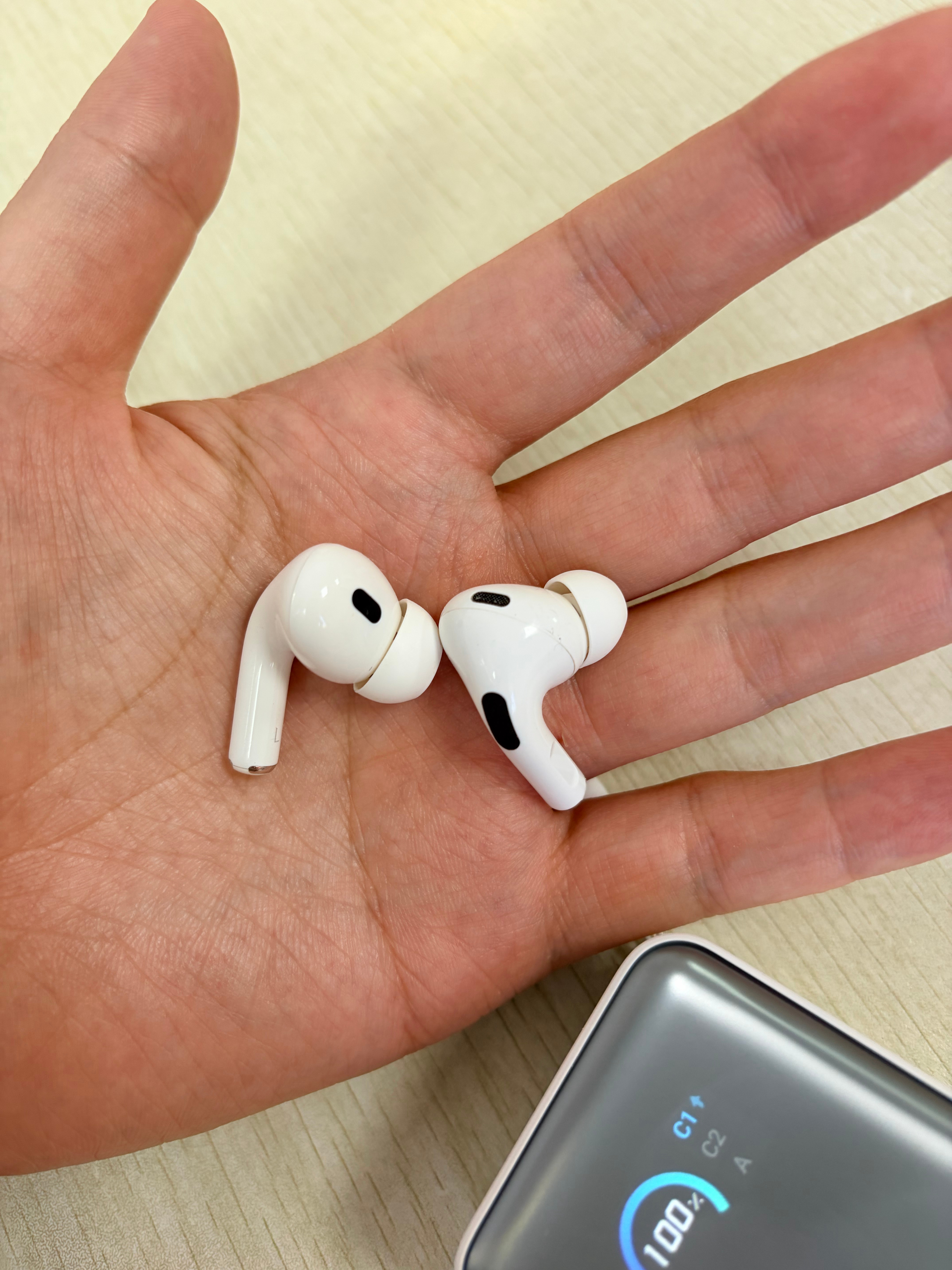 别人都是丢耳机 我耳机盒丢了剩下这两个耳机咋办 好孤独