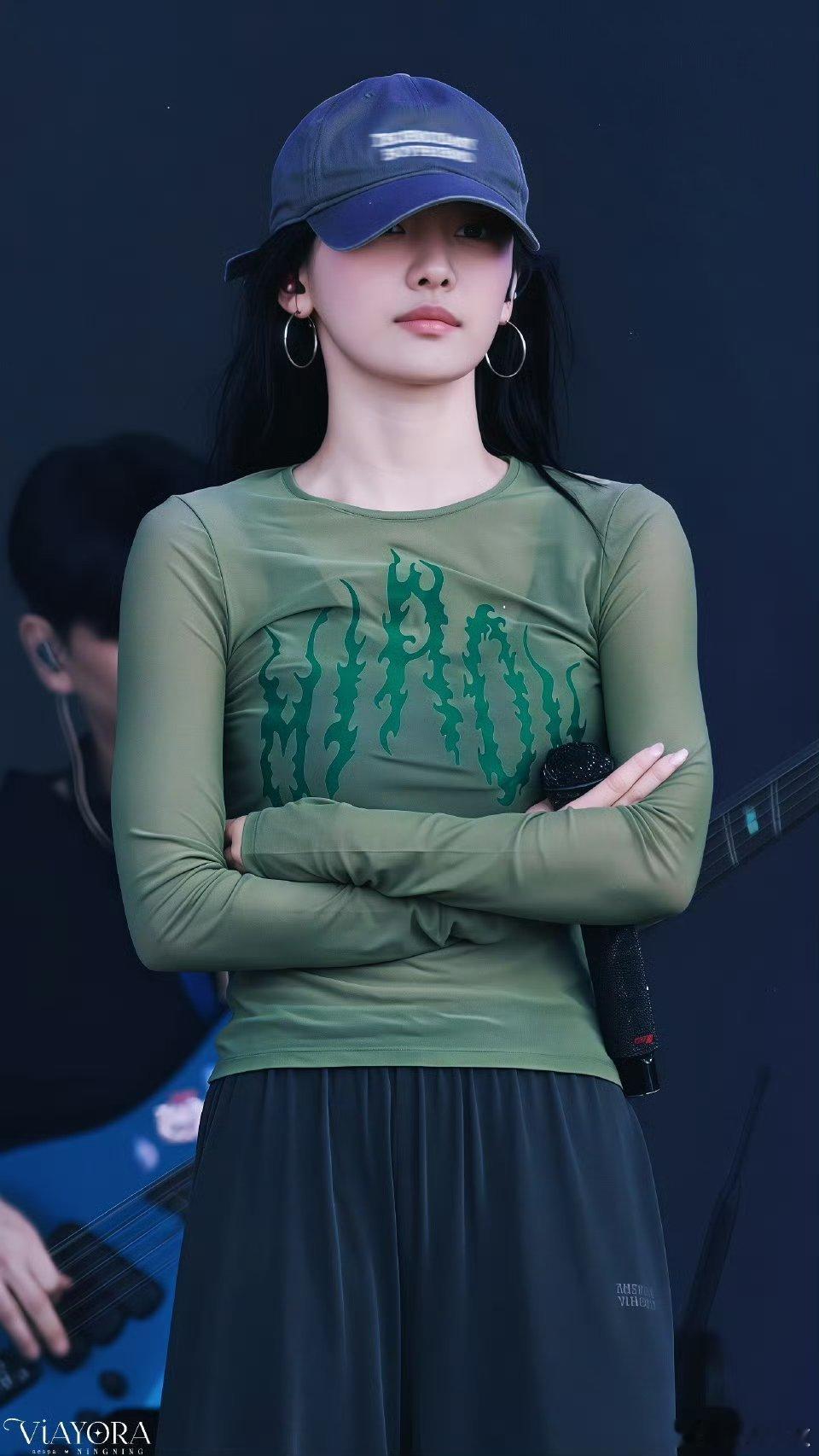 宁艺卓摩洛哥音乐节彩排 宁艺卓摩洛哥彩排也太蛊了！随便一个眼神都能鲨我，私服造型