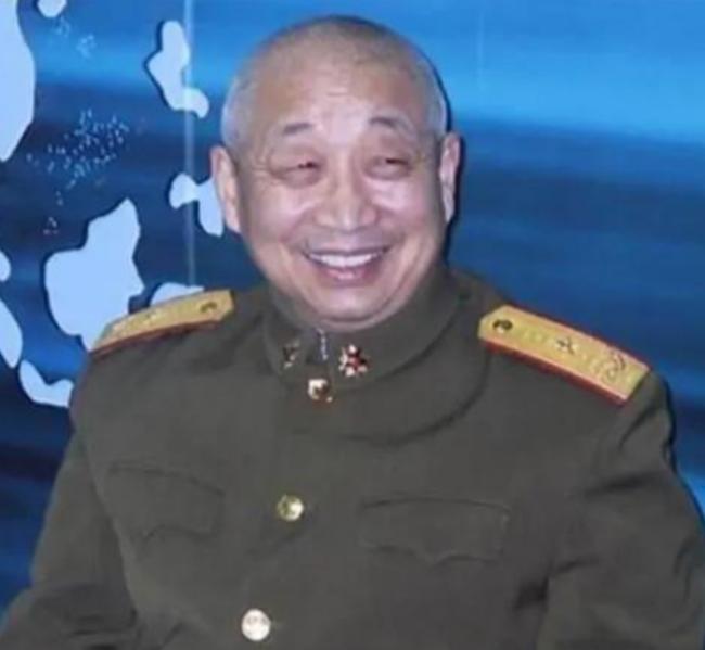 1990年，在越南关押6年的“叛徒”汪斌回到国内，昔日战友纷纷指责他是卖国贼，上