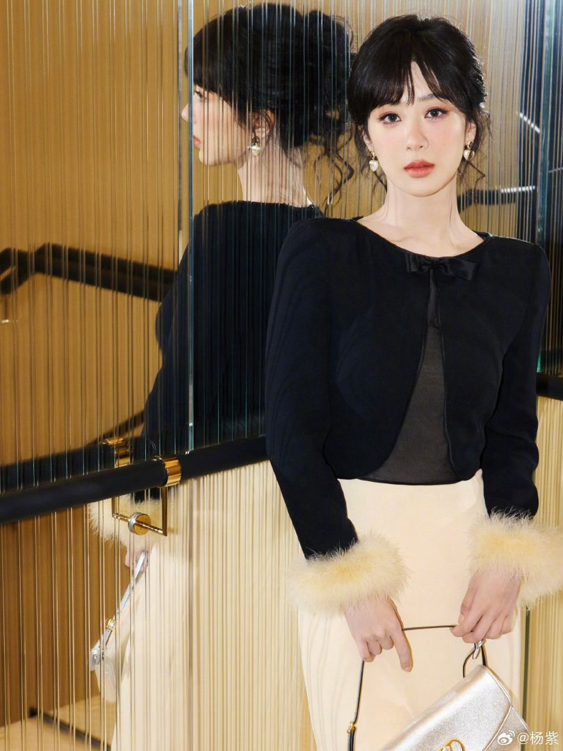 杨紫  yz杨紫玉兰花开君再来 yz杨紫 董竹君杨紫𝐼 𝑙𝑜𝑣𝑒 𝑠