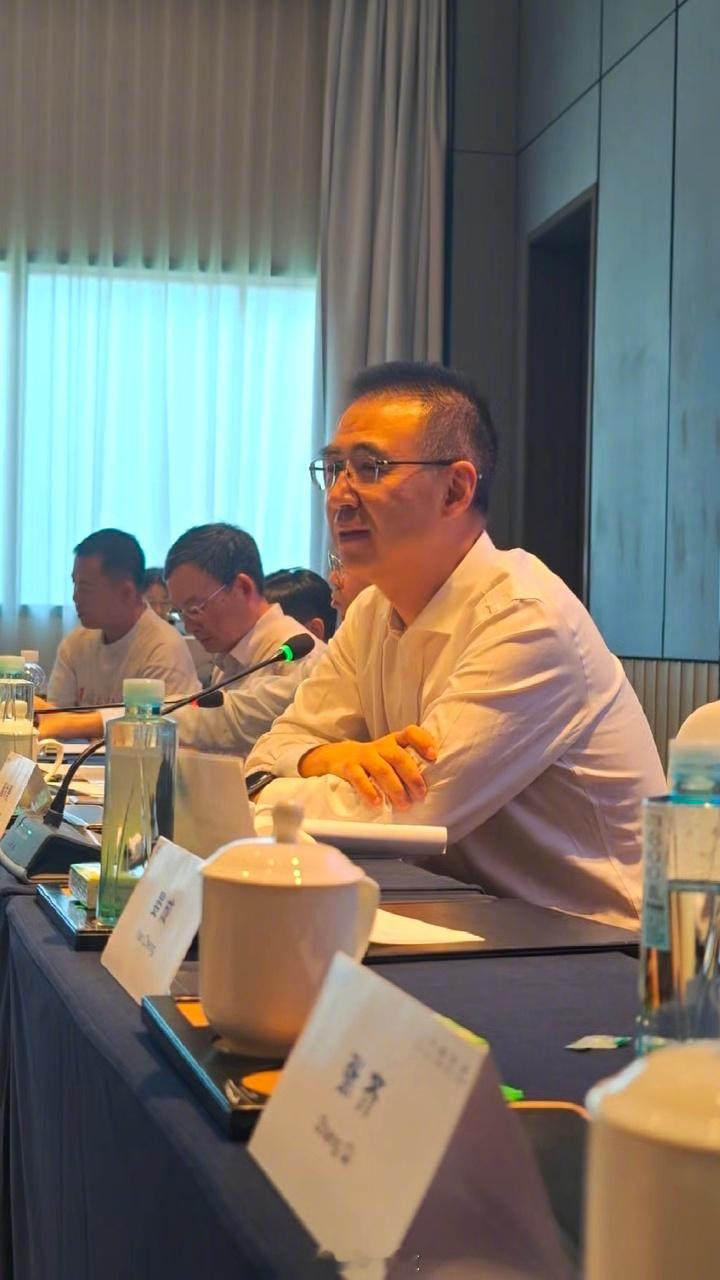 【长安高管谈未来汽车谁占主流长安汽车高管称未来纯电占65%】长安汽车高管谈电车锁