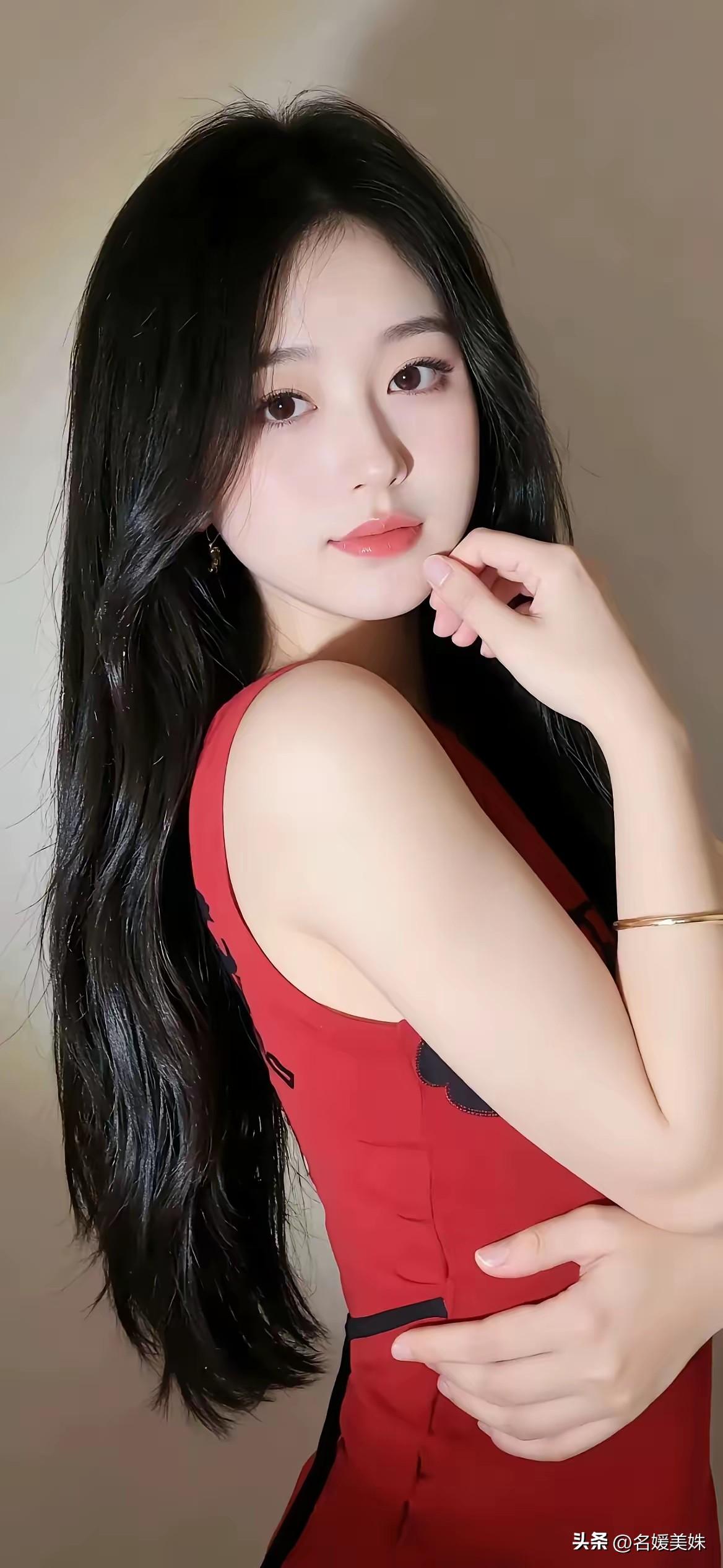 短暂的幸福过后，
会产生强烈的戒断反应；
透支的快乐，
需要無数的失落感来偿还。