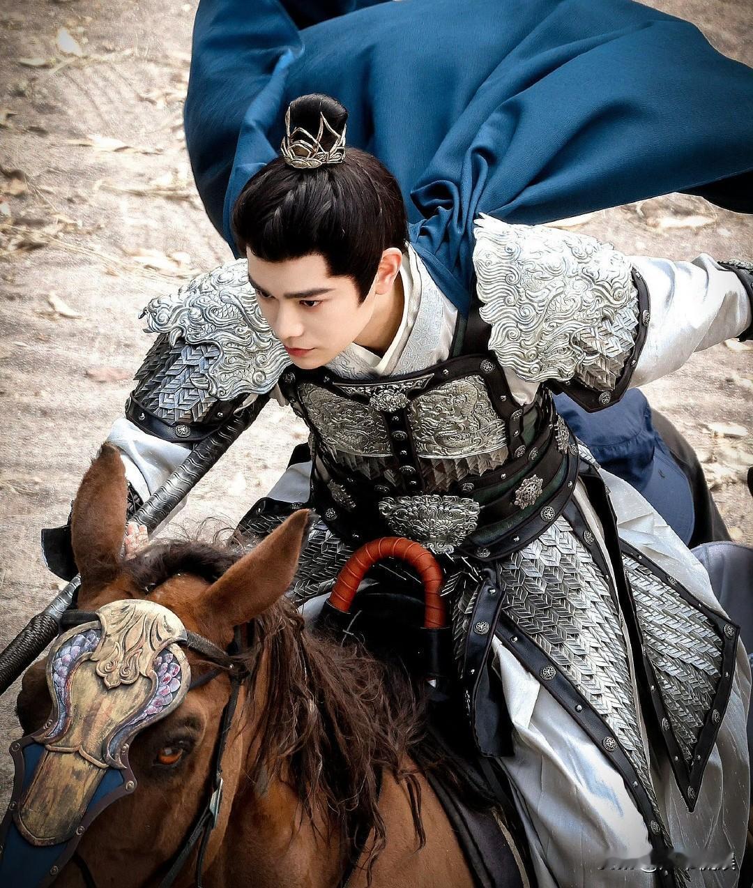 这届网友有点东西，丁禹兮这前后对比图确实挺形象的！

《山河枕》这才播出没多久，