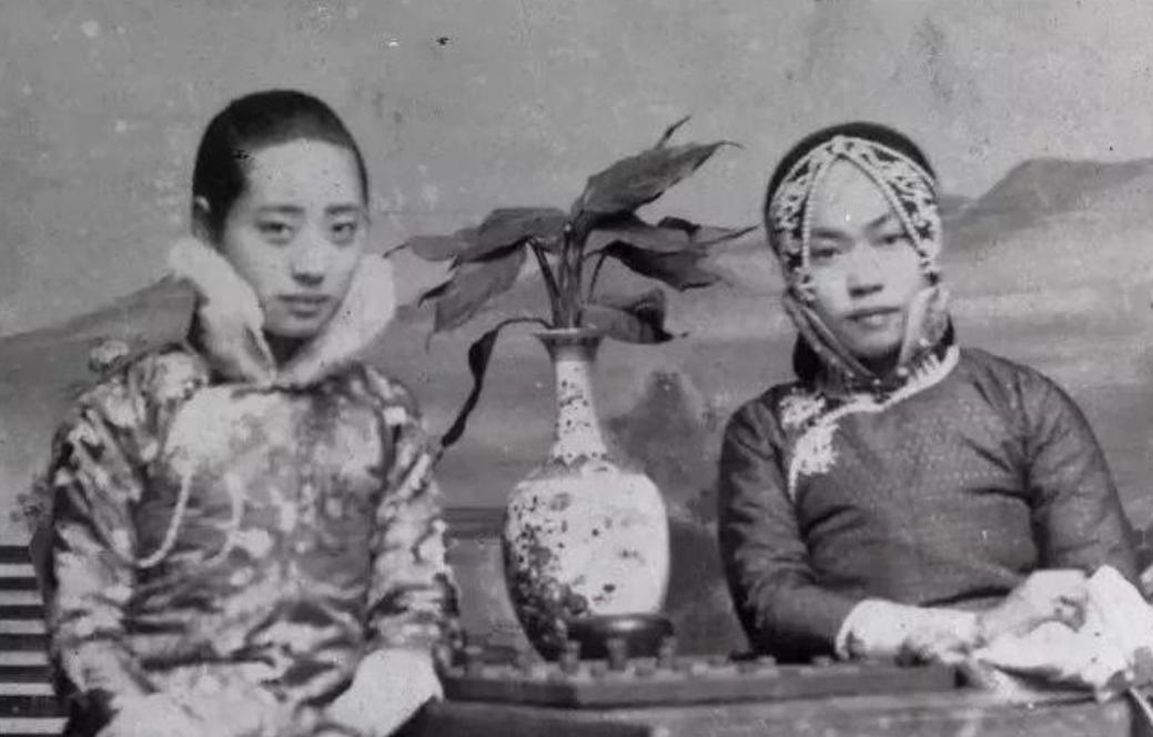 1897年，为了延续张家香火，张謇在原配妻子的安排下，纳了一房小妾，可小妾迟迟不