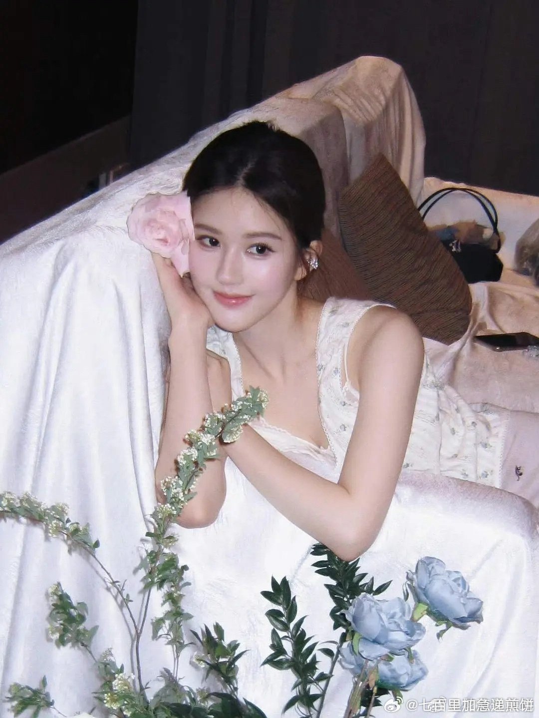 赵露思商务拍摄出图，好漂亮的仙女 