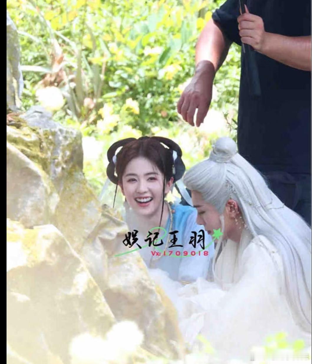 临江仙里能看到白鹿各种各样的笑容，又治愈又可爱，这将是我最喜欢的一部戏。 ​​​