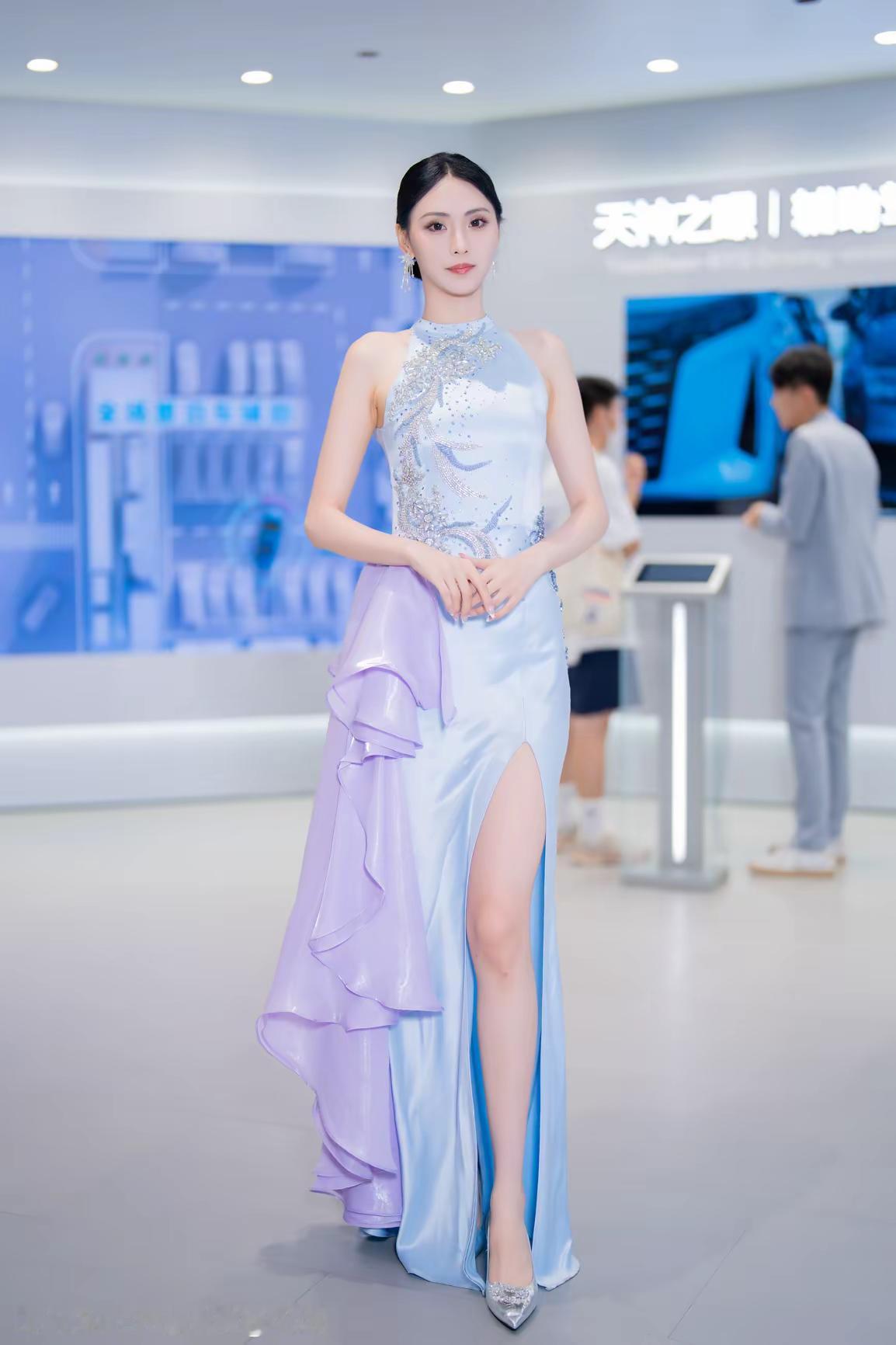 粤港澳车展：杨雯雅