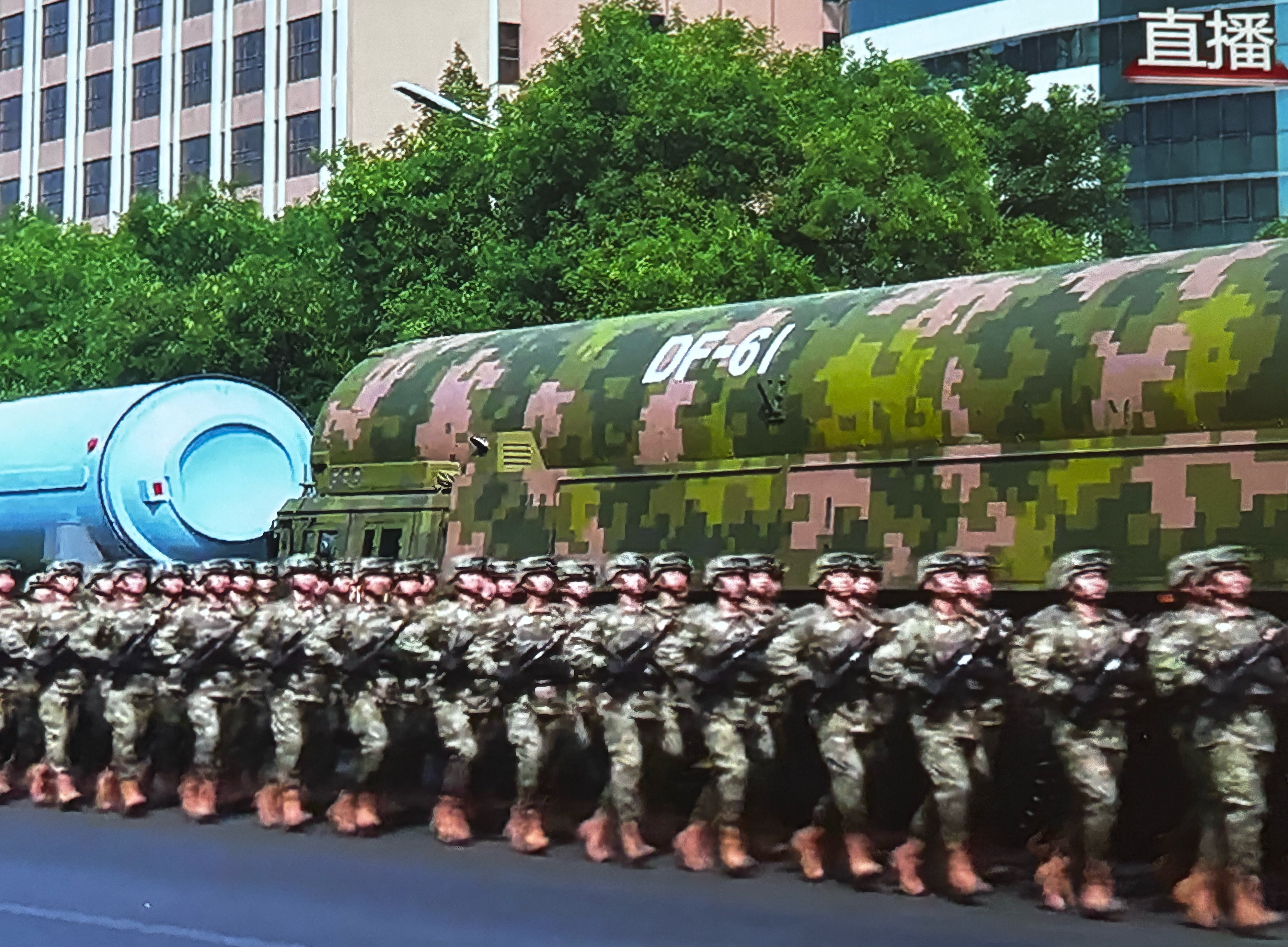 这是真正的大杀器！！！[加油][加油]九三盛大阅兵 东风61 ​​​