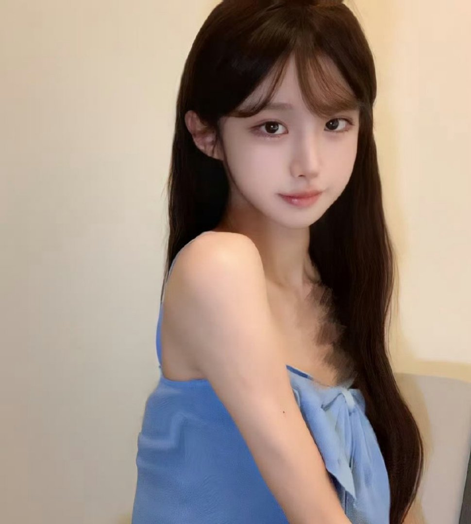 旺仔小乔被曝用替身之前传的旺仔小乔照片都是假的，其实她本人长这样，很好看啊。就是