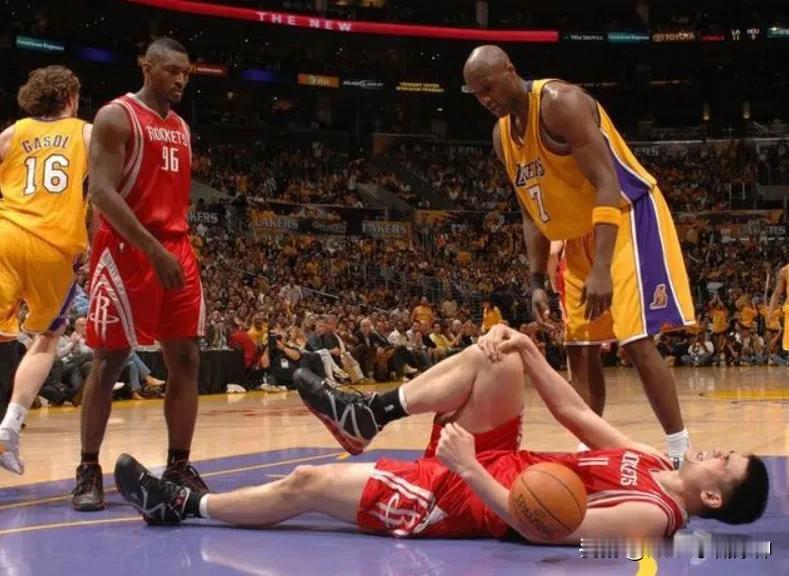 姚明NBA生涯最动人一战，唯一一次次轮，上演“王者归来”！

“人心齐，泰山移。
