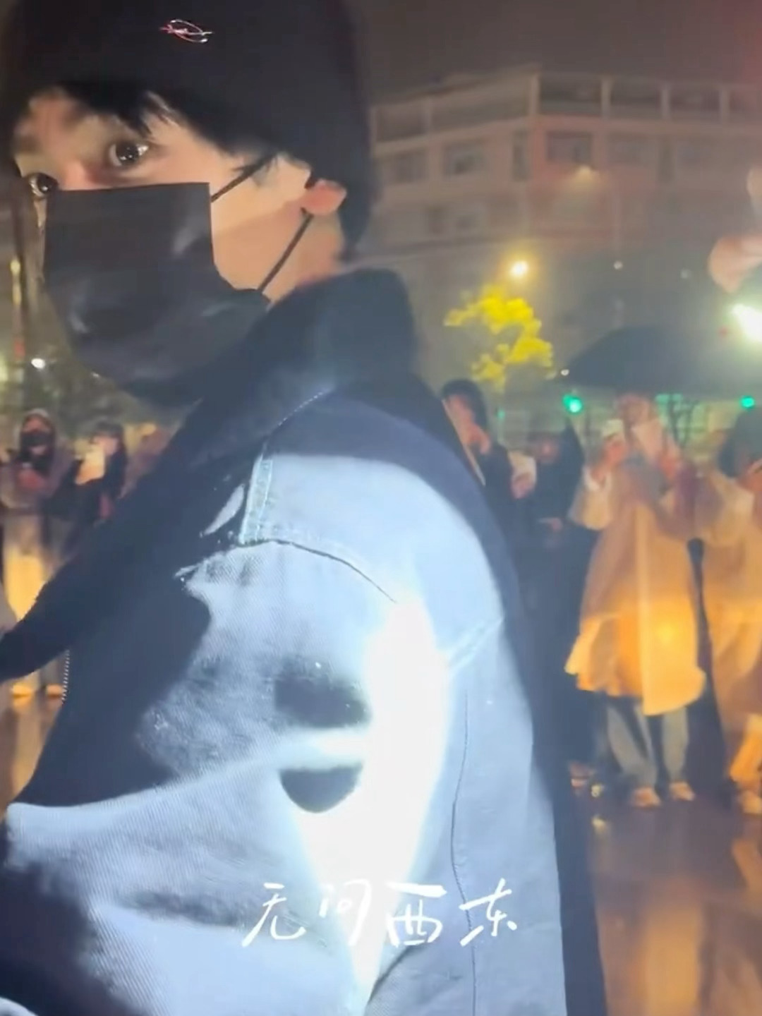 们小猕猴桃又搁这和蒸煮演上小品了。。。[允悲][允悲][允悲]这是什么啊，老师和
